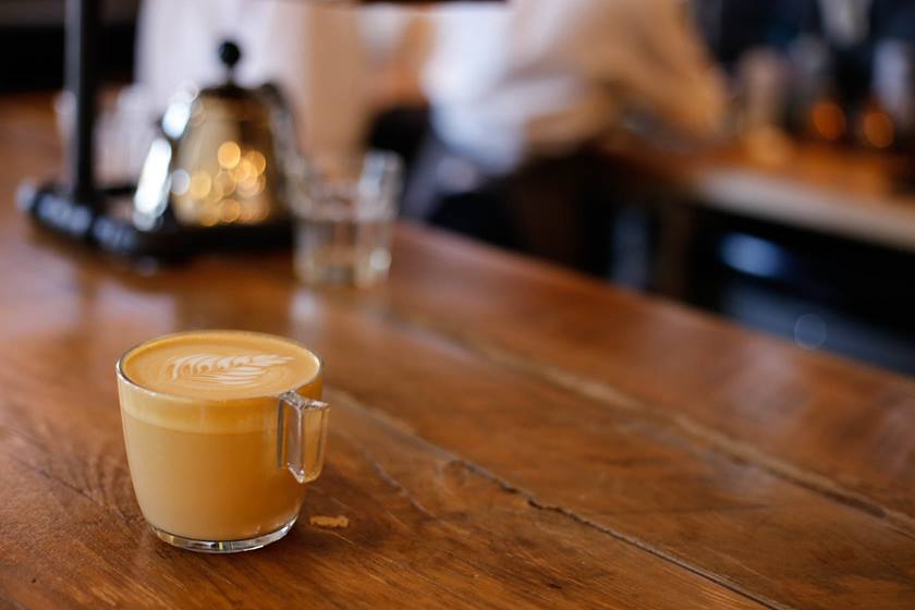 Image of a latte taken using EF 50mm f/1.8 STM