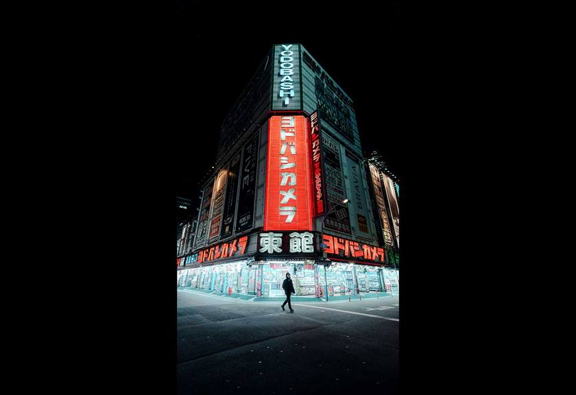 Image of Japanese neon signs shot by Canon Ambassador Wil Calabio