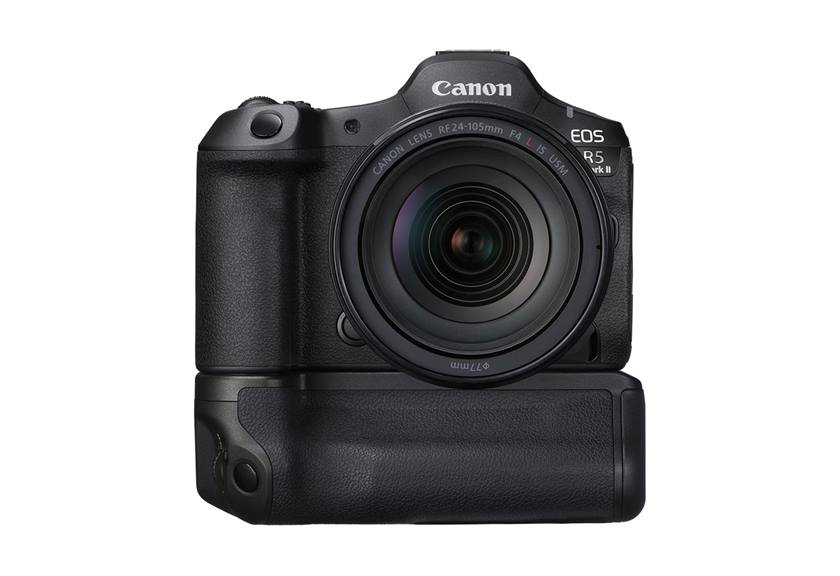 BG R20 attached to EOS R5 MARK II front view