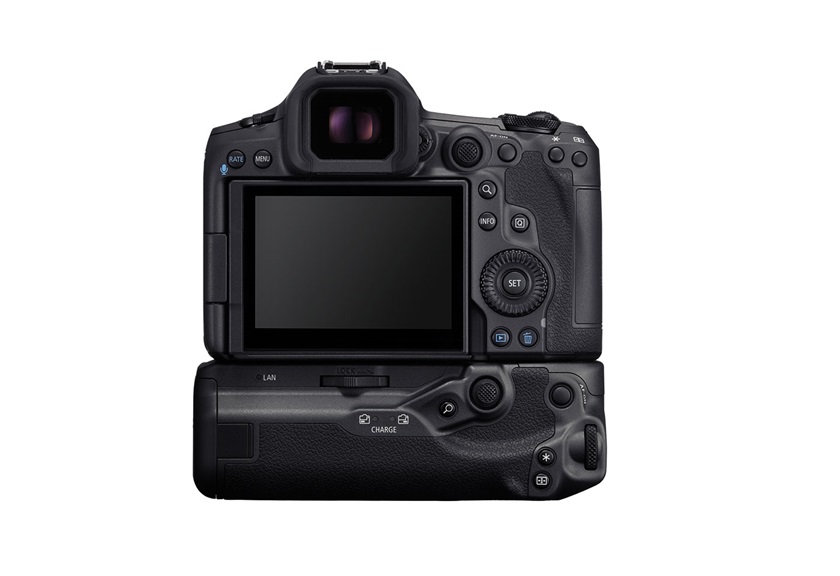BG R20EP attached to EOS R5 MARK II viewfinder view
