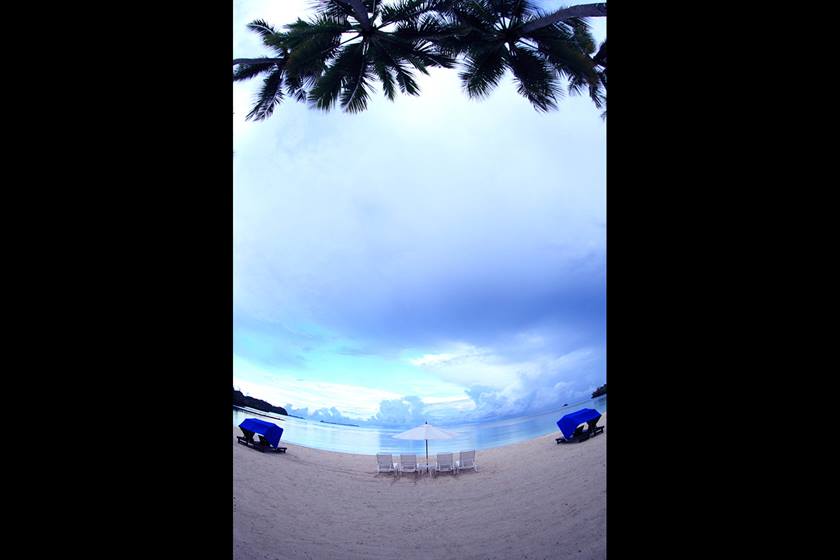 Image of beachfront taken using EF 8-15mm f/4L Fisheye USM