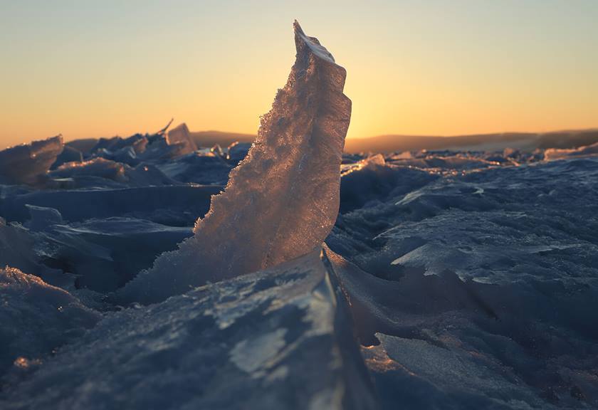 Image of an ice spike - sample photo by Canon 6D Mark II
