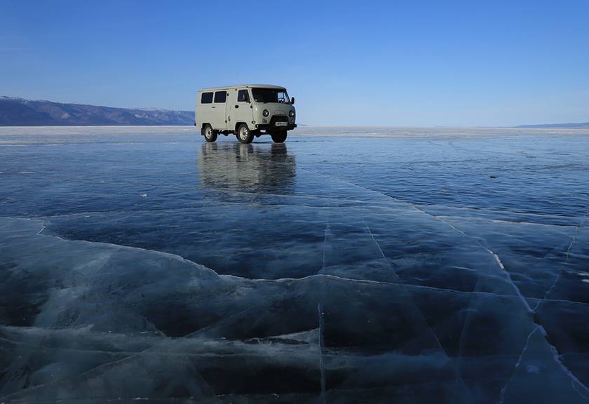 Utility van on ice glacier - sample photo by Canon EOS 6D Mark II