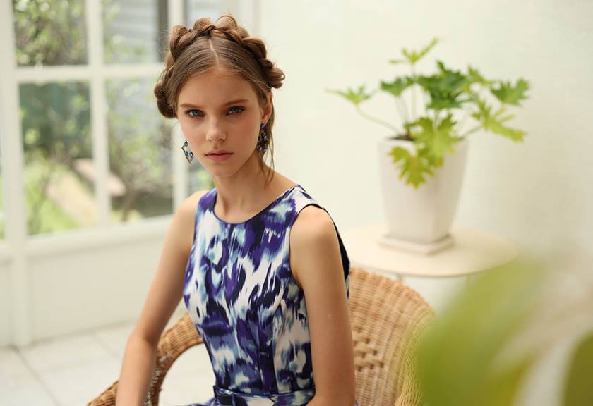 Photograph of model taken using RF 28-70mm f/2L USM
