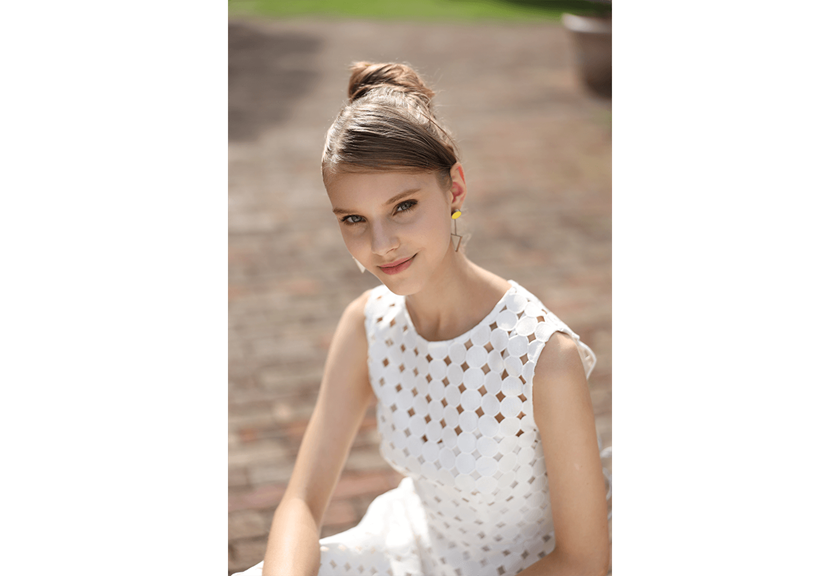 Photograph of girl in white dress taken using RF 28-70mm f/2L USM