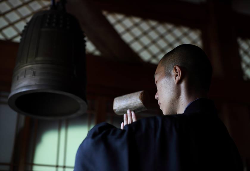 Photograph of man taken using RF 50mm f/1.2 L USM
