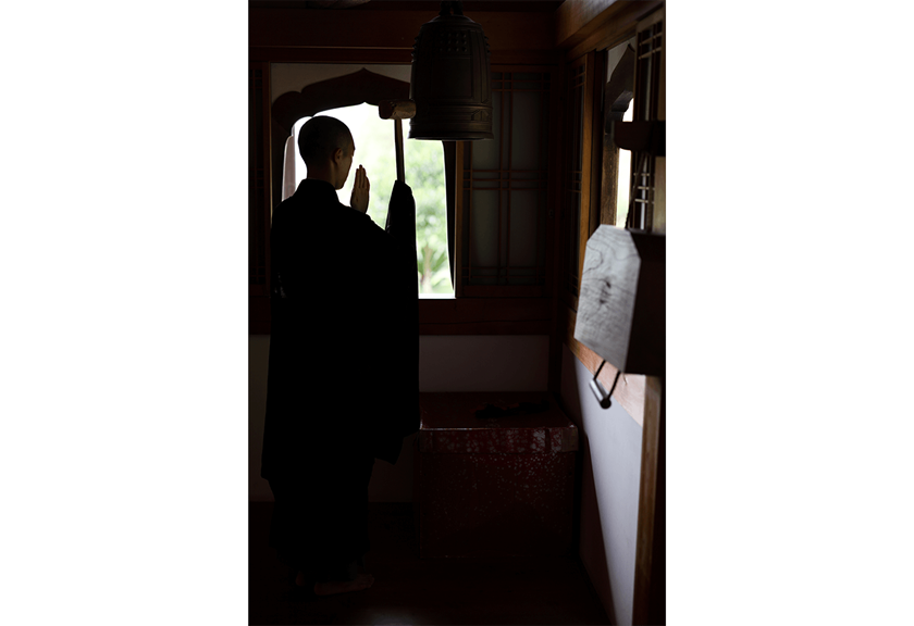 Photograph of man taken using RF 50mm f/1.2 L USM