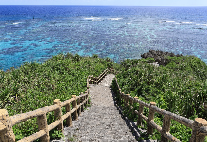 Image of stairs going to the lake taken using the EOS R50