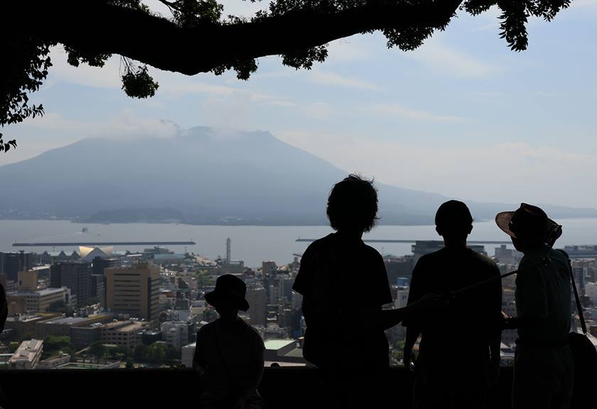 Image of a scenery and silhouette captured with RF 50mm f/1.4L VCM lens