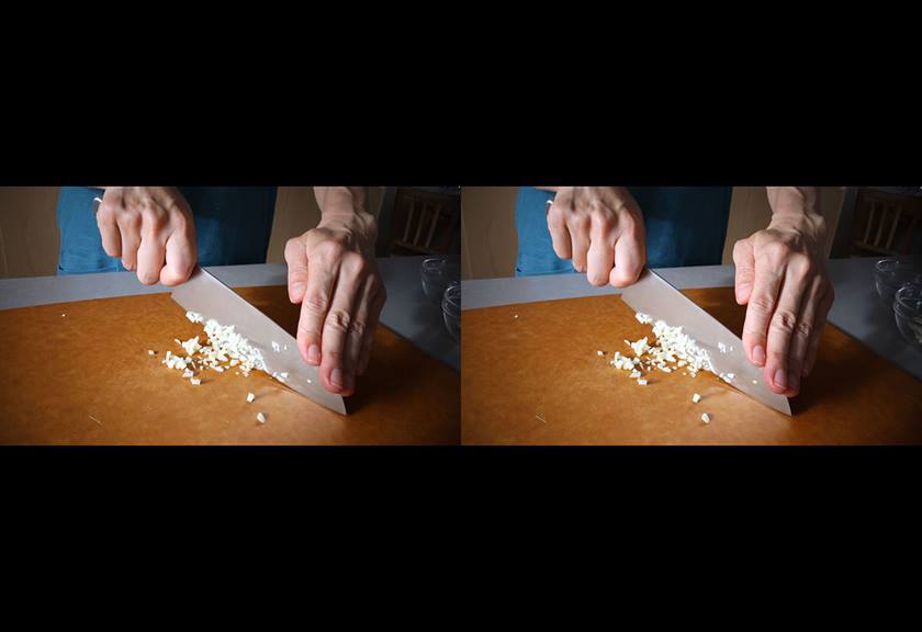 Image of showing it's knife skills captured with RF-S 7.8mm f/4 STM Dual lens