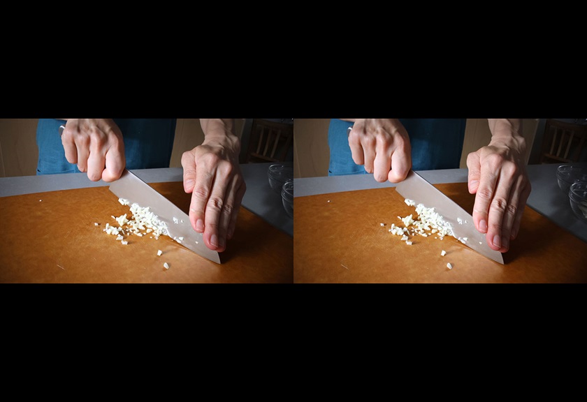 Image of showing it's knife skills captured with RF-S 7.8mm f/4 STM Dual lens