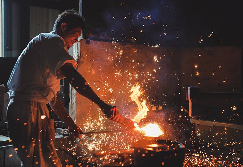 Image of a blacksmith taken on EOS R
