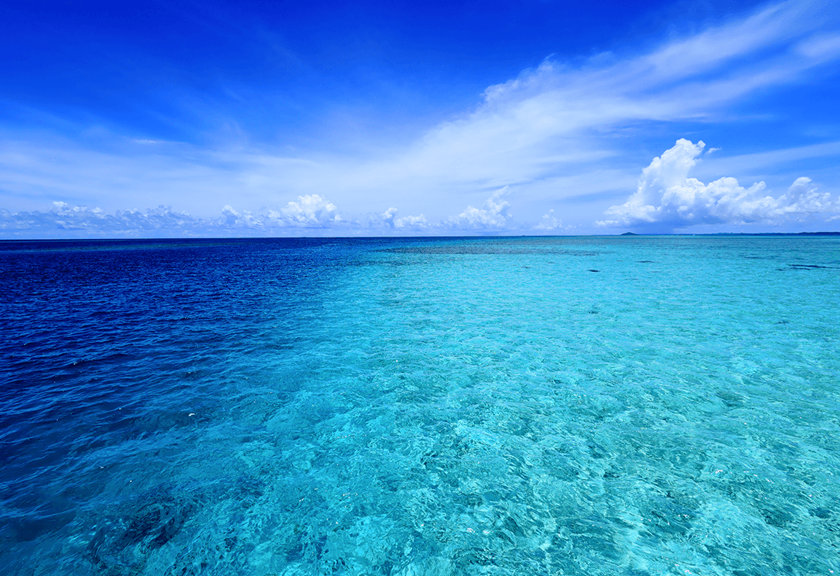 Image of the blue ocean taken using the RF 16mm F2.8 STM wide angle lens