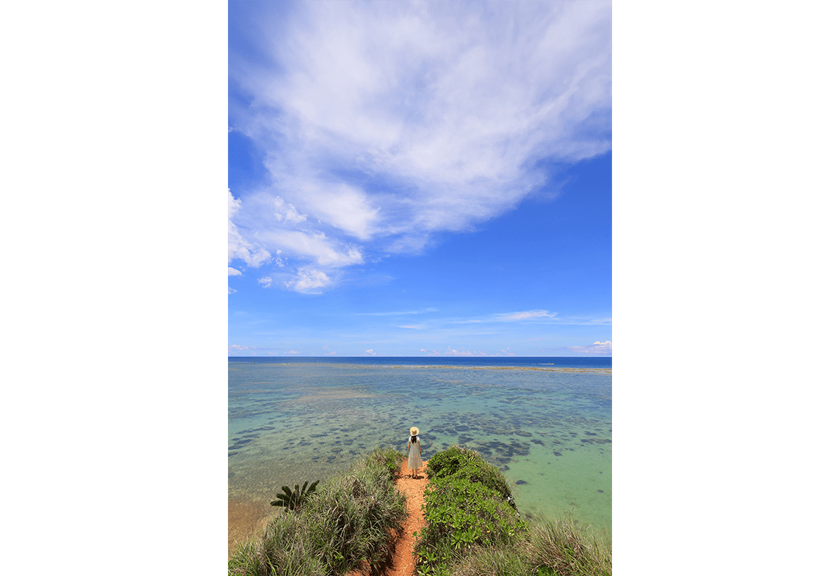Image of the beach with cloudy skies taken using RF 16mm F2.8 STM wide angle lens