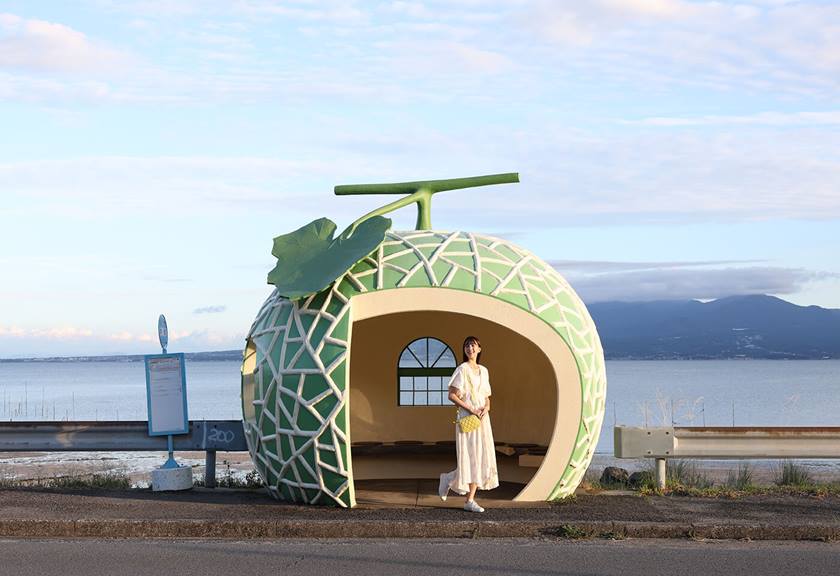 Image of a melon house using RF 24-50mm f/4.5-6.3 IS STM standard zoom lens