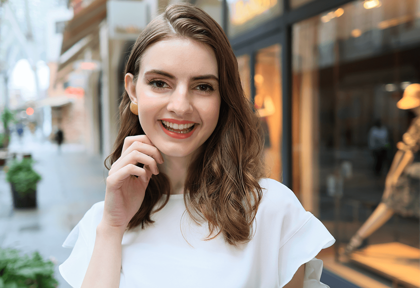 Portrait image on the street with blurred background taken using the RF 24mm f/1.8 MACRO IS STM macro lens
