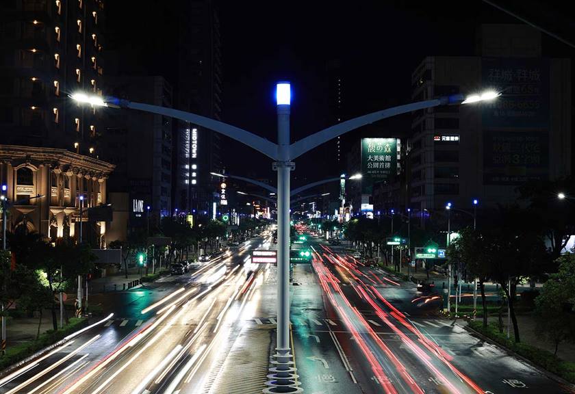 Image of a traffic in long exposure taken with the RF 28-70mm f/2.8 IS STM lens