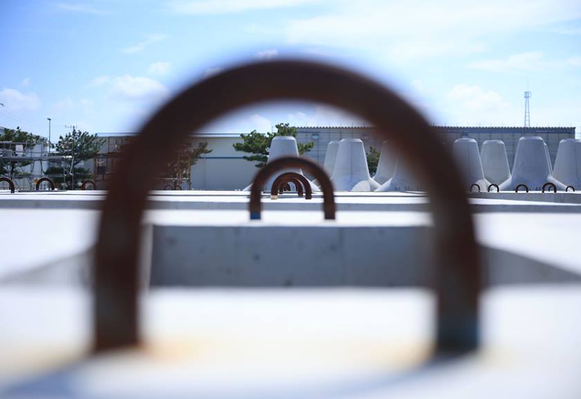 Image of a steel rails taken with the RF 28-70mm f/2.8 IS STM lens