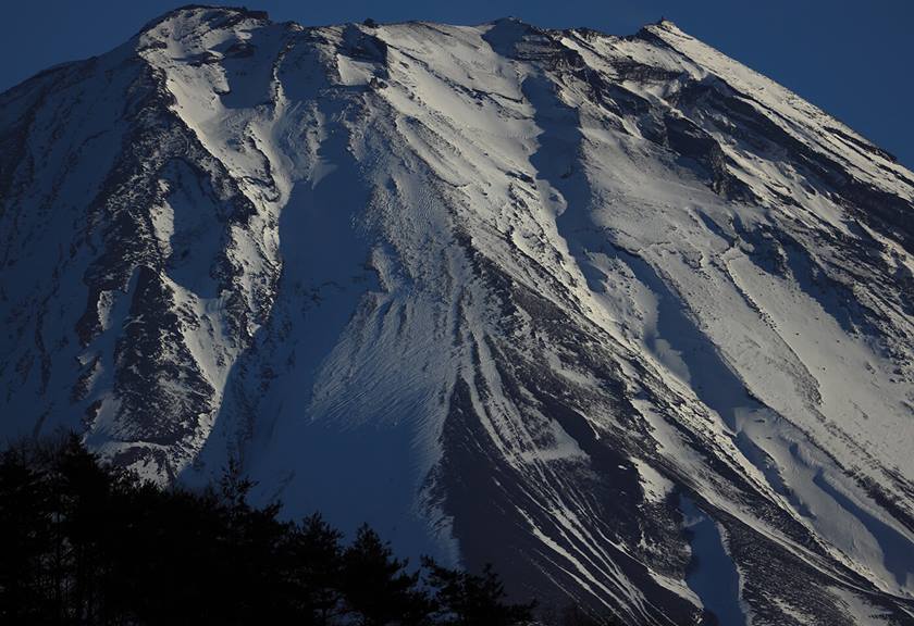 Image of the alps taken using RF 600mm F11 IS STM