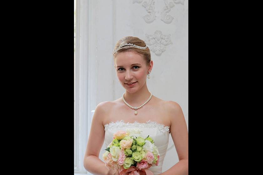 Portrait of bride taken using Canon Speedlite 430EX III-RT flash