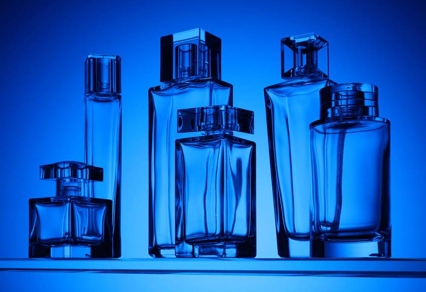 Perfume bottles sample image taken with TS-E 50mm f/2.8L Macro Tilt Shift