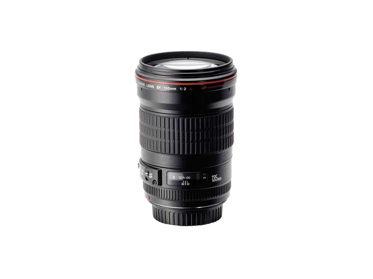 Side view of Canon EF 135mm f/2L USM lens