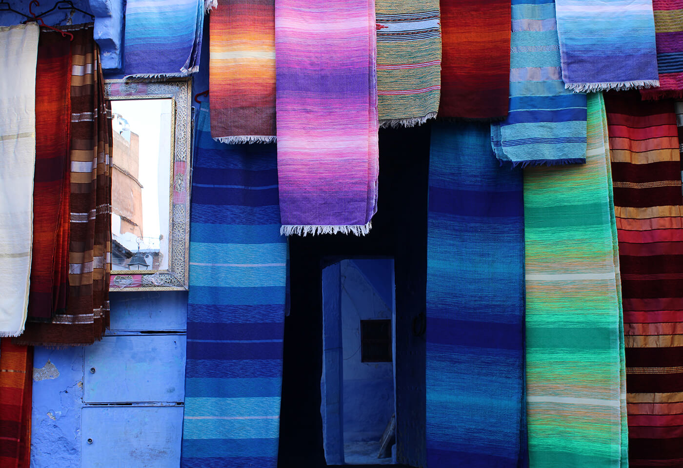 Image of scarves taken with EOS 1500D