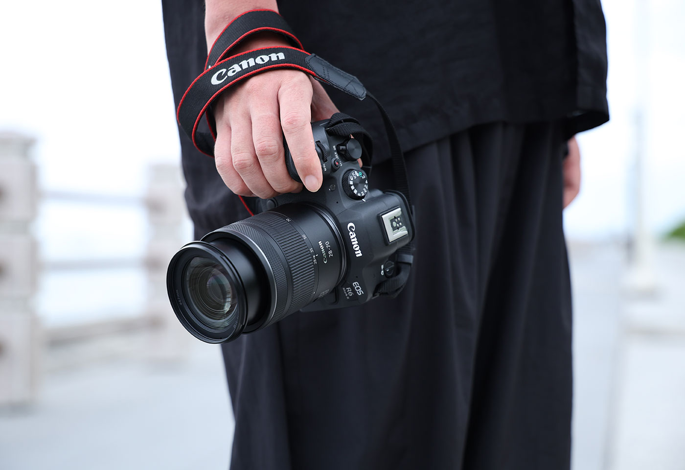 Image of man using a RF 28-70mm f/2.8 IS STM lens taken with the RF 28-70mm f/2.8 IS STM lens