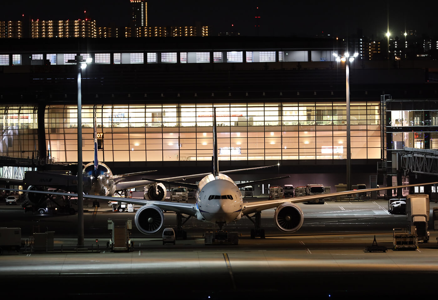 Image of an airport taken at night using RF 600mm f/4 L IS USM telephoto lens