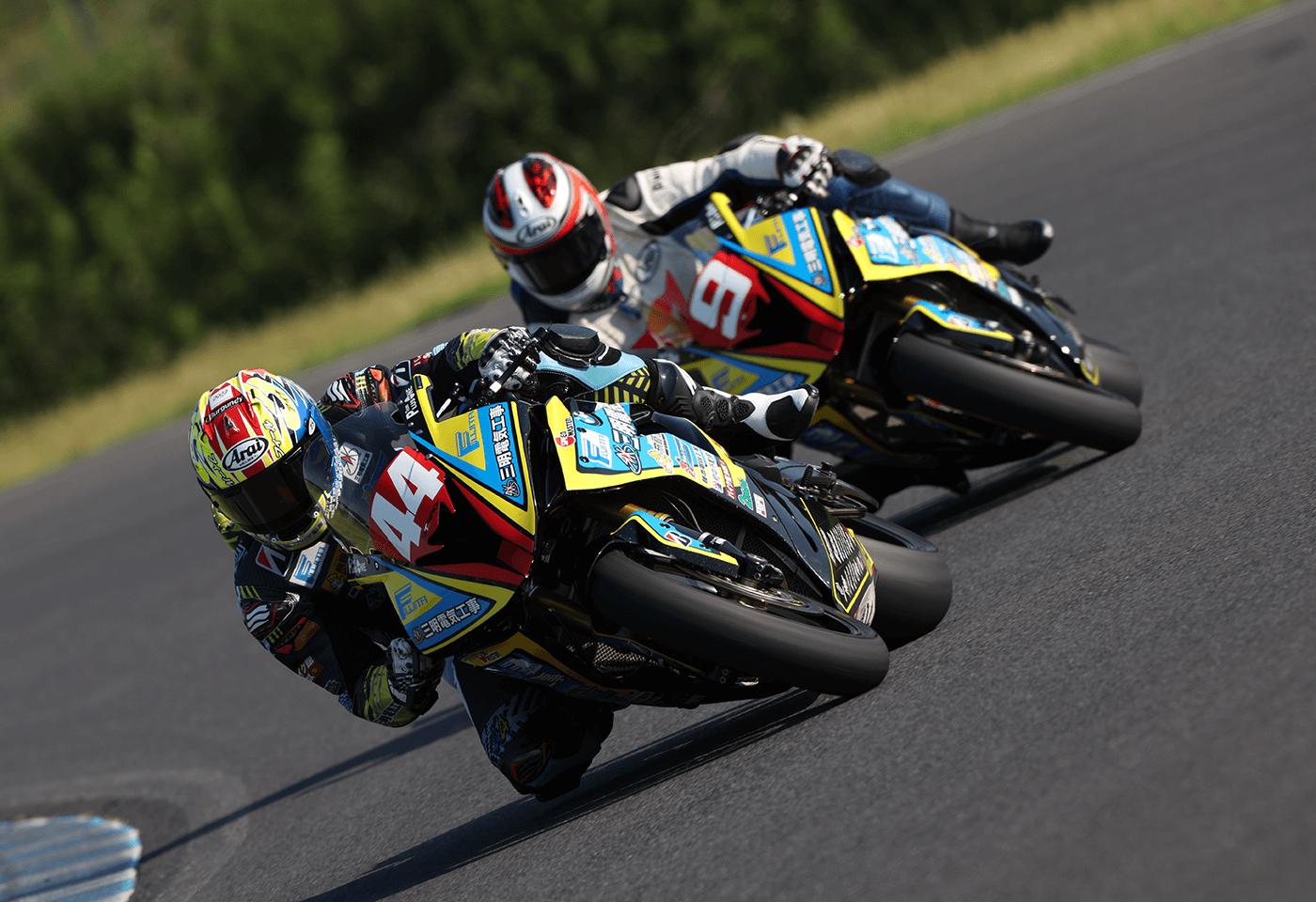 Featuring Canon's unique Eye Control AF technology, the EOS R3 focuses where you are looking.