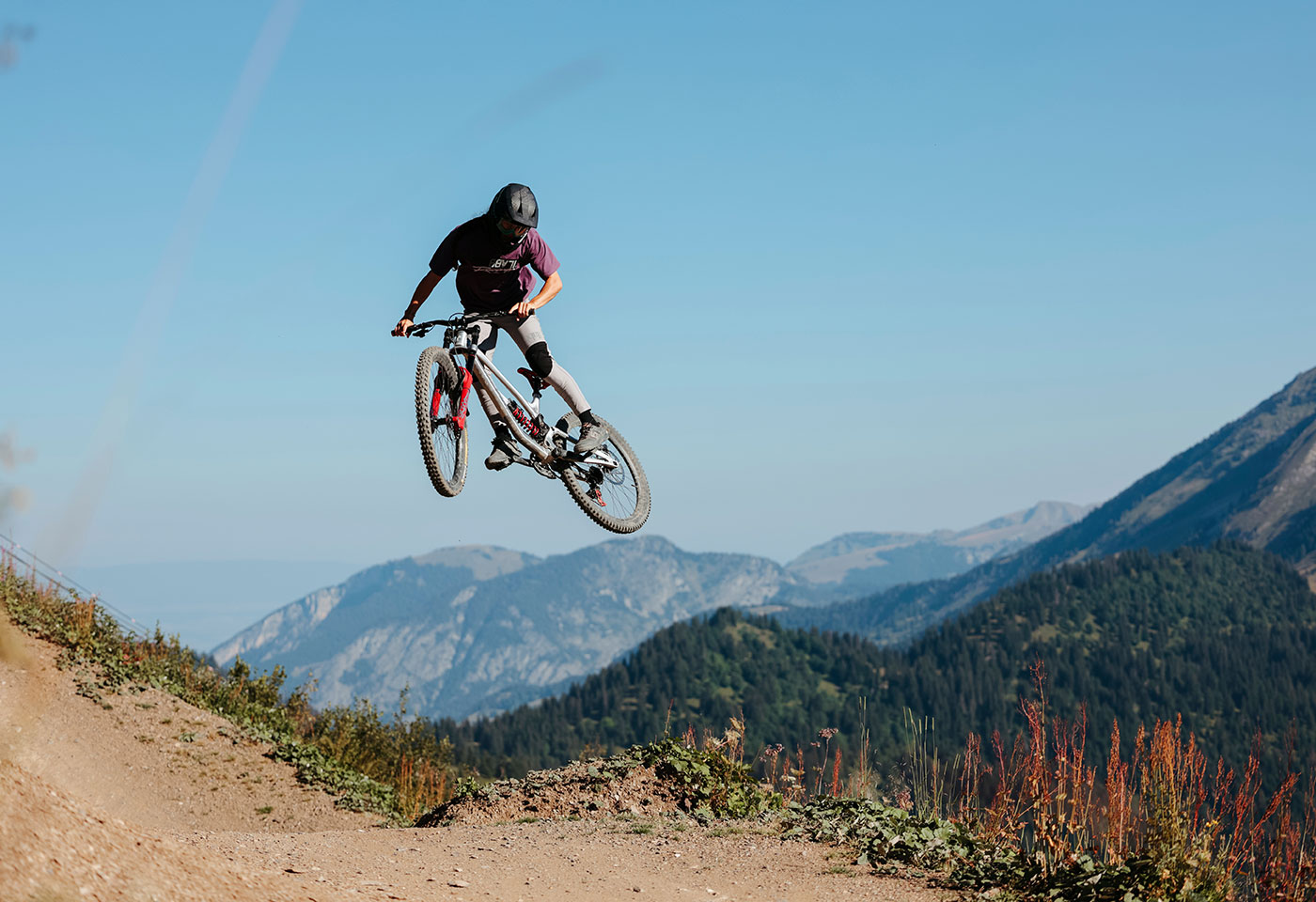 Image of mountain biker shot on EOS R6 Mark II