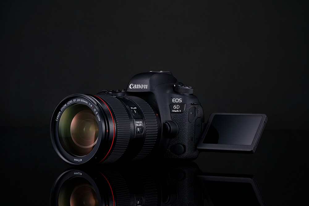 Product shot of Canon EOS 6D Mark II and 24-105mm f4 L IS II lens and flip out screen