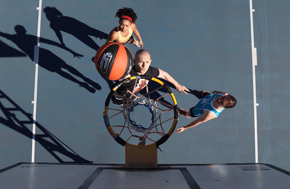 Basketballers shot on the Canon EOS R7 with the RF 15-35mm f/2.8L IS USM Lens