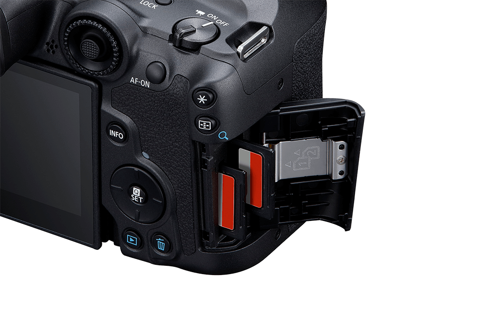 EOS R7 Dual memory card slots