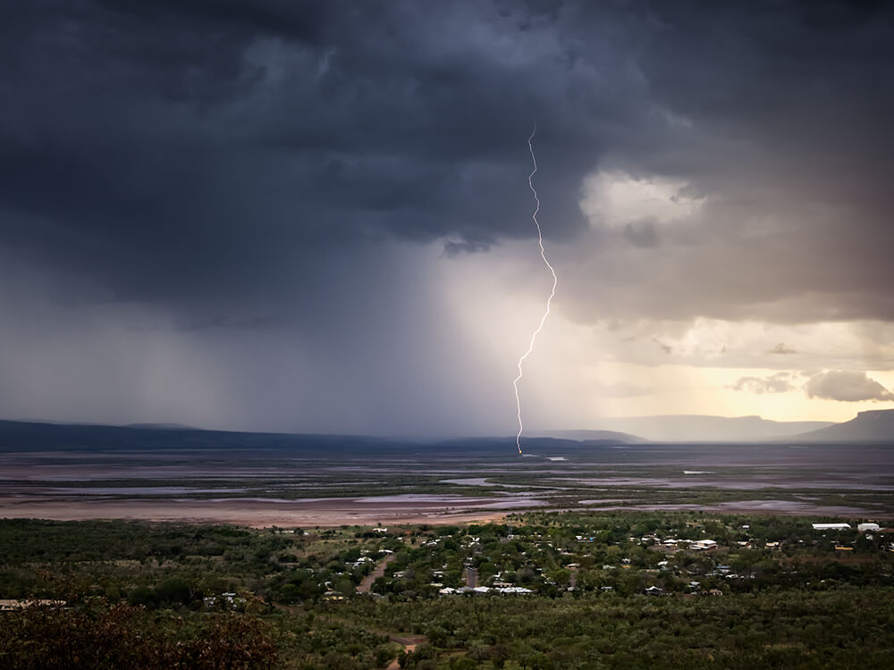 Image og lightning taken by Jordan Cantelo on the EOS R5 and RF 24-240mm f/4-6.3 IS USM Lens