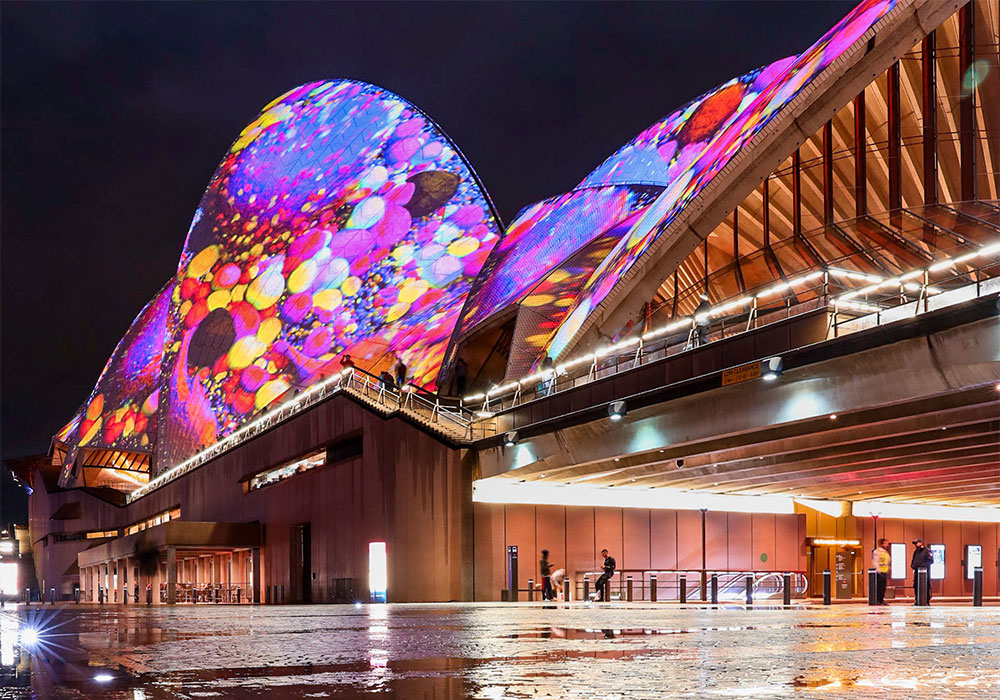 10 photography tips and best locations to capture Vivid Sydney by Elisa Eves