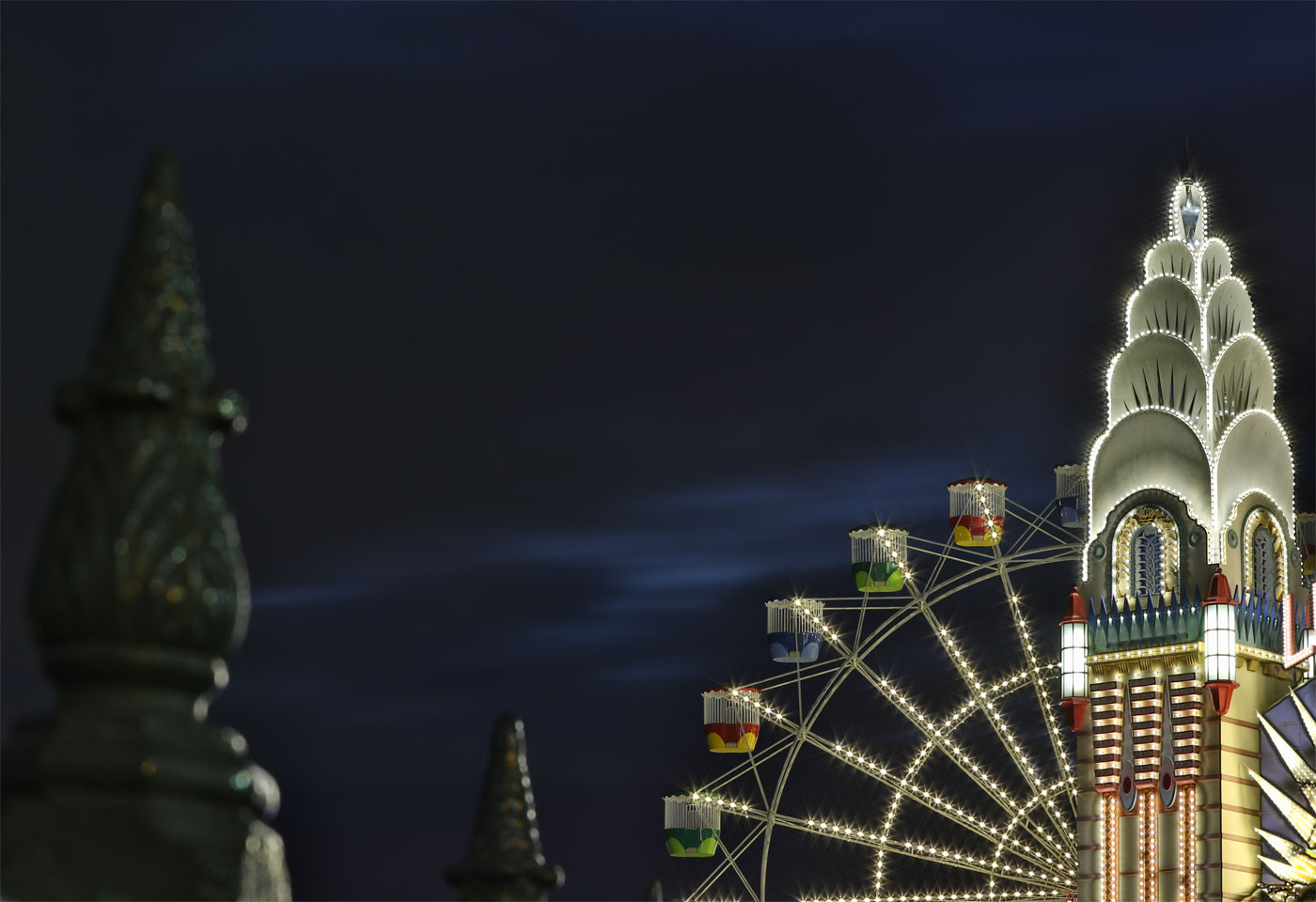 vivid sydney vantage points image from raevel parreno