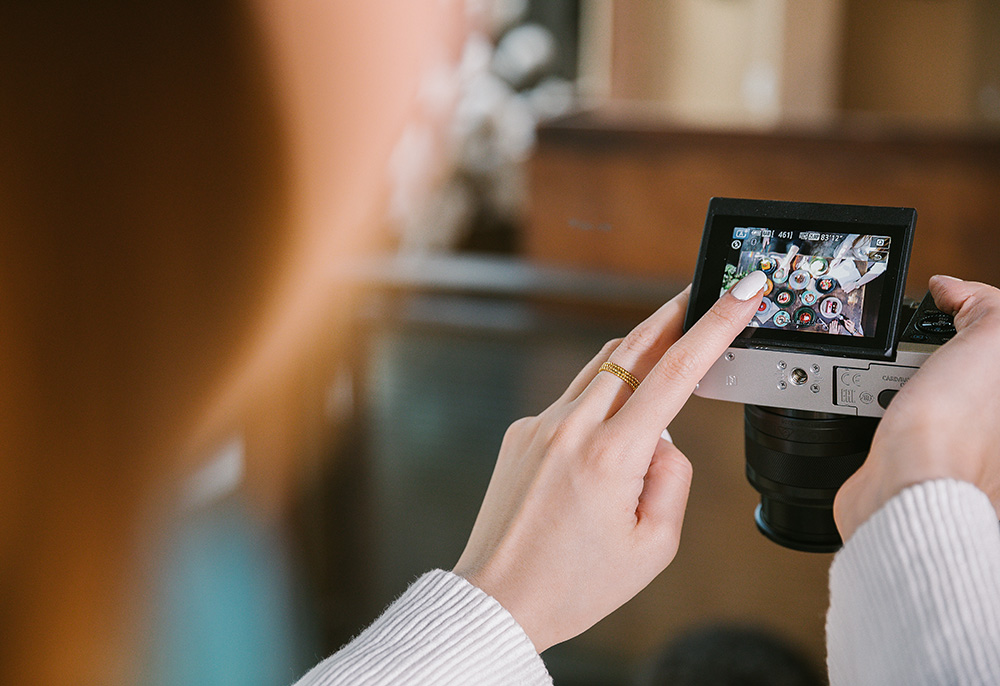 Image of Tara Whiteman taking photos