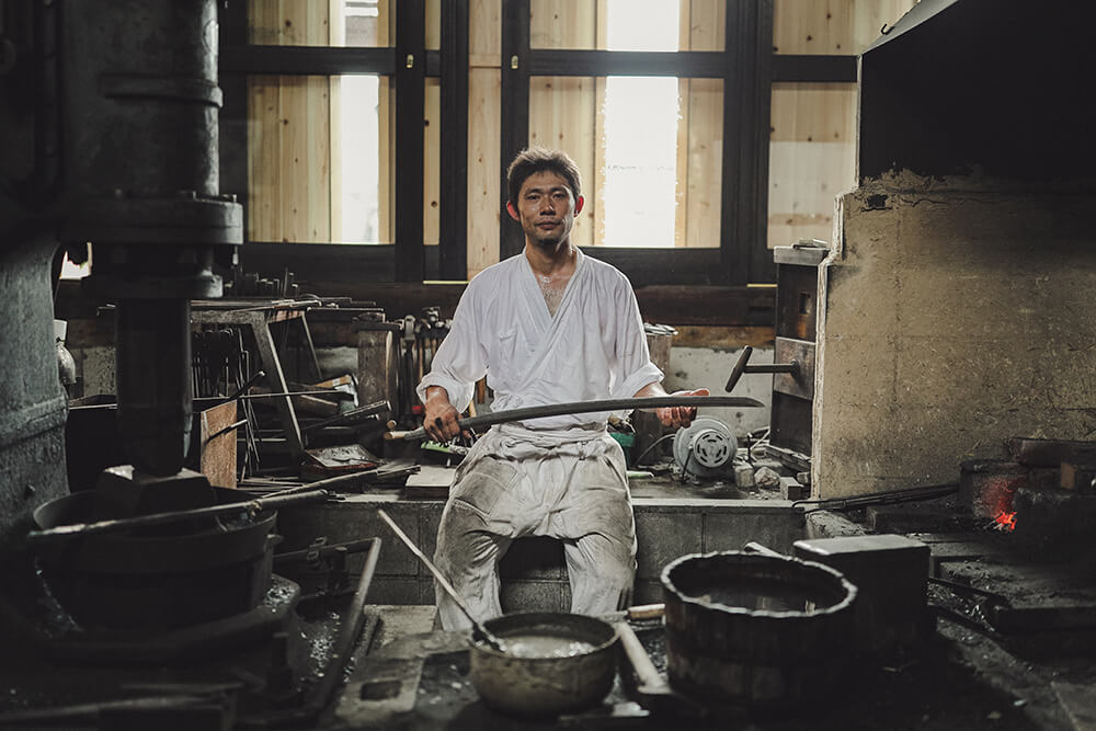 portrait of swordsmith Asano Taro, taken with the EOS R. Photo by Jarrad Seng