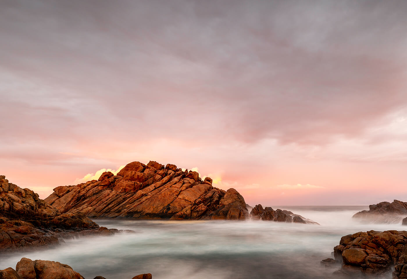 Image of ocean rocks by Steve Huddy